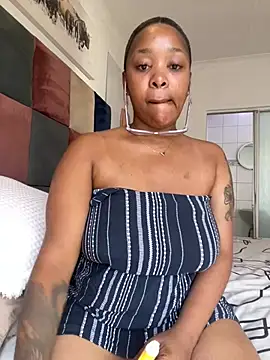 sexyTHANDO Adlı Modelin Canlı XXX Sohbeti