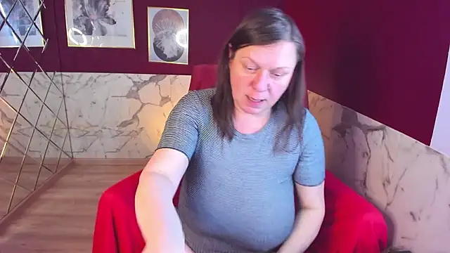 KellyPerfection: διαδικτυακό σόου στην κάμερα