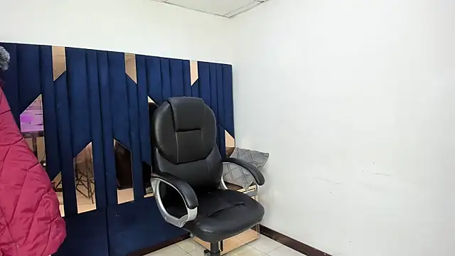 Aisha_hotts777: онлайн-секс-чат