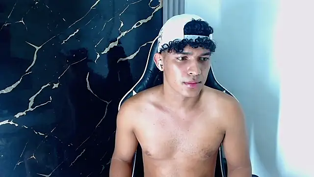 Вебкам-шоу jamescurly00