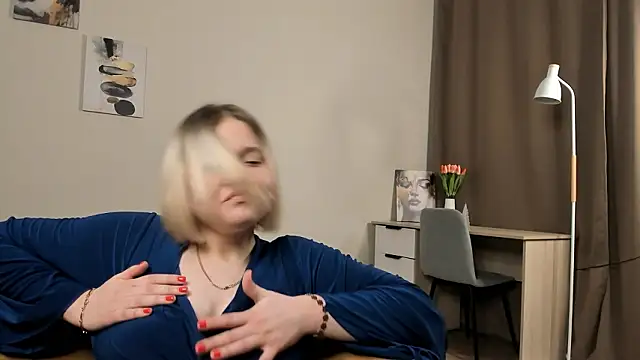 KeenaFigg Adlı Modelin Canlı XXX Sohbeti