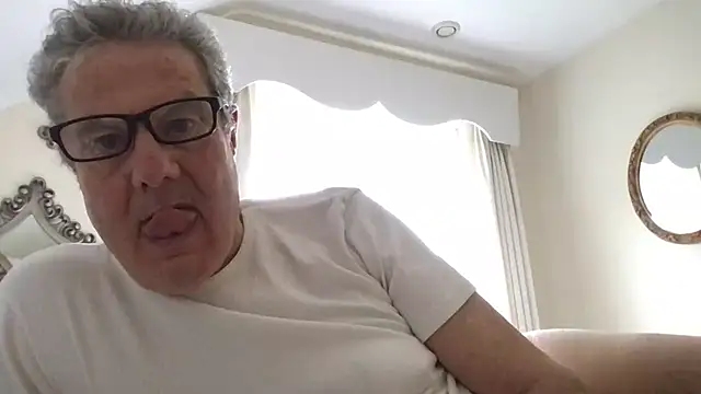 Oldpistolpete élő XXX-chatje