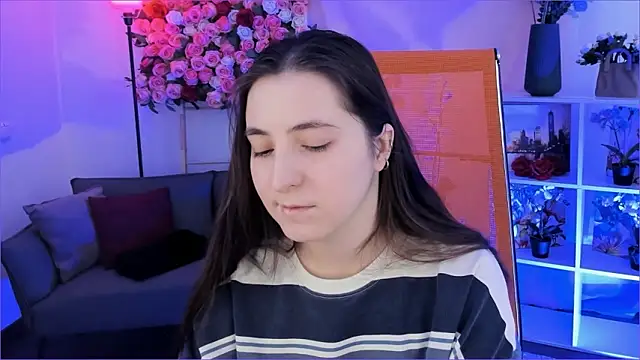 VirtuallVoyantのライブXXXチャット