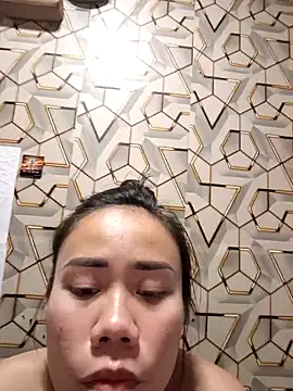 Nika_hot10: διαδικτυακό σόου στην κάμερα