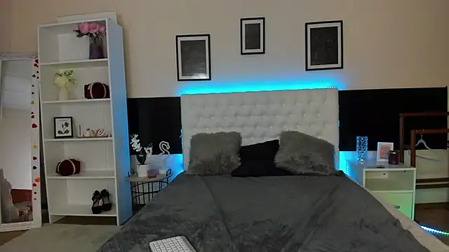 KiraNeeww 라이브 XXX 채팅