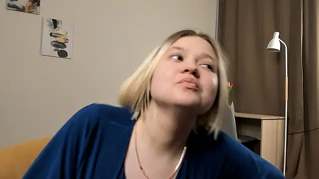 Živý XXX chat KeenaFigg