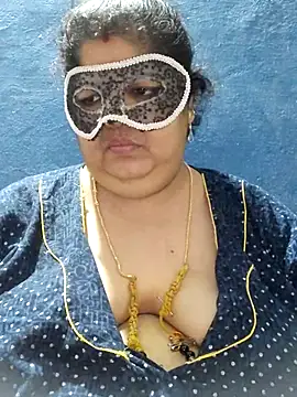 tamilthanushri Adlı Modelin Canlı XXX Sohbeti