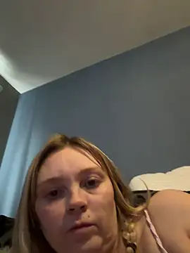 Chat XXX en directo de Sky25x