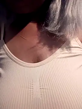 realsquirter: διαδικτυακό σόου στην κάμερα