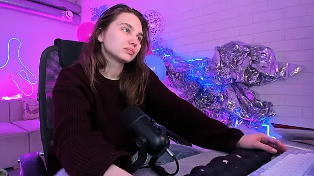 Chat +18 de TessaMill ao vivo