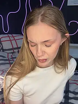 XXX chat uživo modela MilaMoone