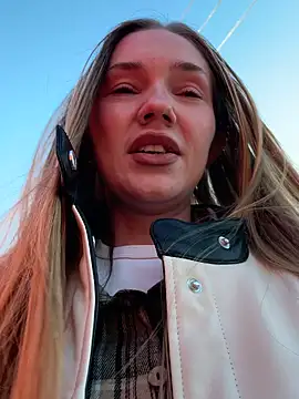 MilaMoone Live XXX Chat