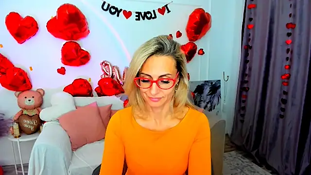 MuseOfStage Adlı Modelin Canlı XXX Sohbeti