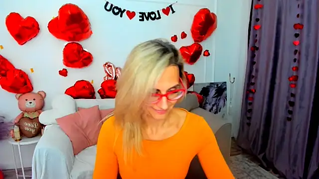 MuseOfStage Adlı Modelin Canlı XXX Sohbeti