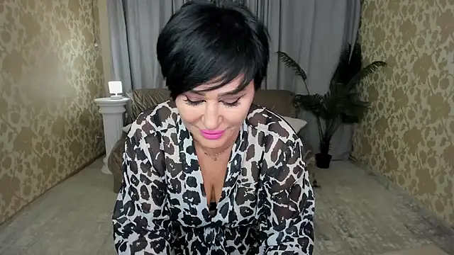 KiraTempt Chat XXX in diretta