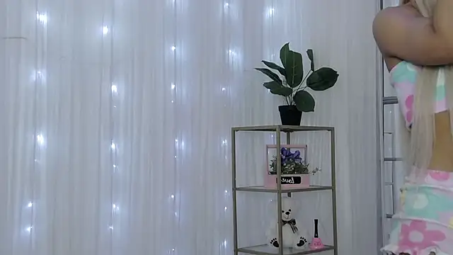 SarahRaynex élő XXX-chatje