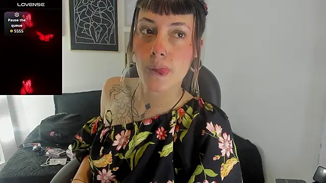 Czat XXX na żywo – _sharlotte777