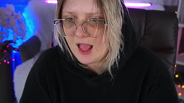 دردشة CoolTatis الجنسية المباشرة