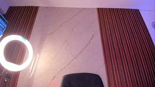 Emiilycollins লাইভ XXX চ্যাট