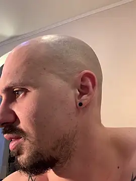 AssHunter4k's Live XXX Chat