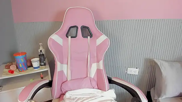 yeikafoxy's Live XXX Chat