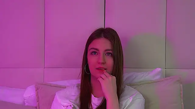 Онлайн чат XXX SofiaSarvain