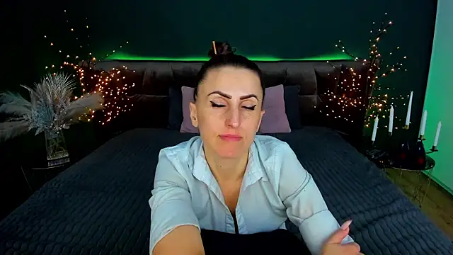 Show modela Rebecca_Diamond na web-kameri