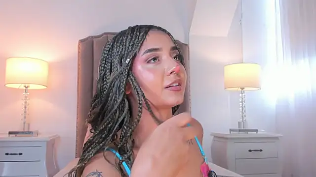 Emma_Torres__ 现场XXX聊天