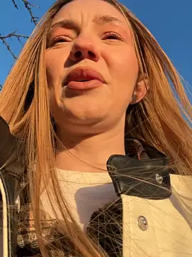 MilaMoone – Naživo XXX chat