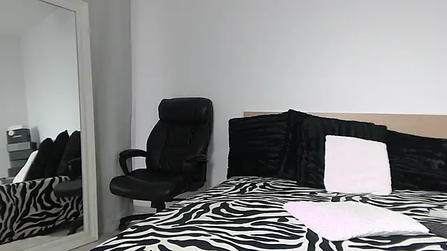 Layla23a: απευθείας συνομιλία ΧΧΧ