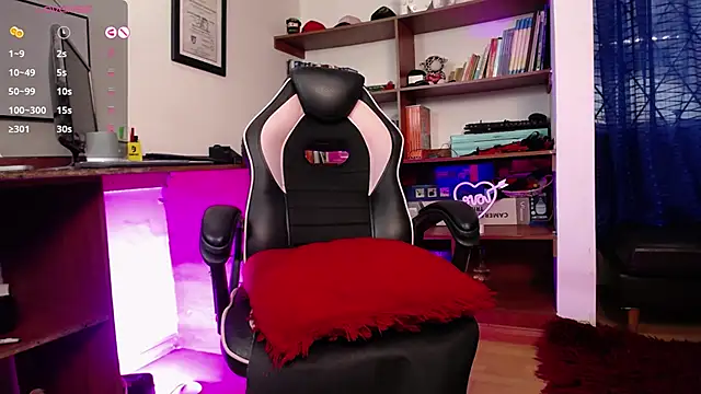 LiaTaylorr Chat XXX live