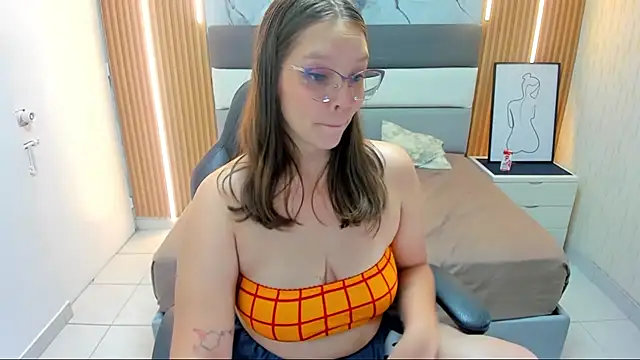 LEYNABRAUN: онлайн-секс-чат