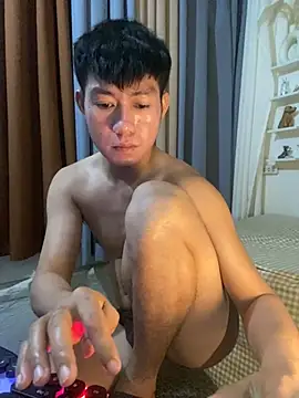 xshyboyxのライブXXXチャット