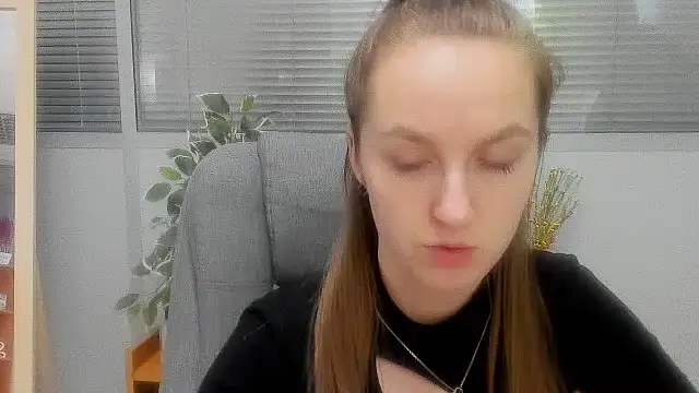 Nessi-Morris: вебкам-шоу