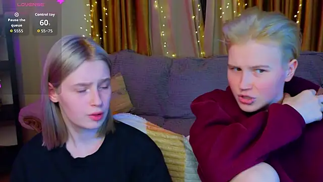 Girls_Fingers élő XXX-chatje