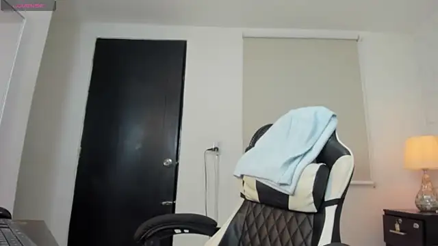 yulitza1025's Live XXX Chat