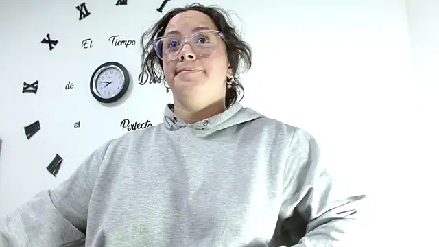 ElaMurray02 即時 XXX 聊天