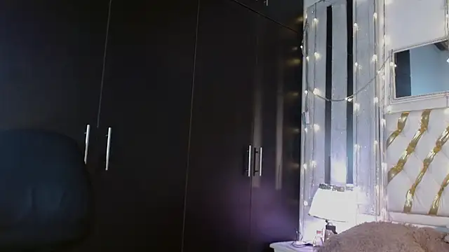 ian_smith_ Show in webcam