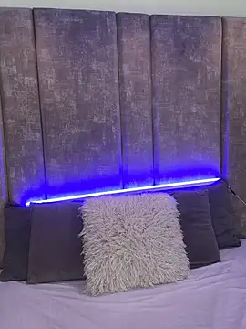 MaxiRogers Show in webcam