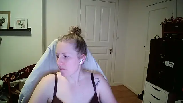 Girlnina-1995 Chat XXX in diretta