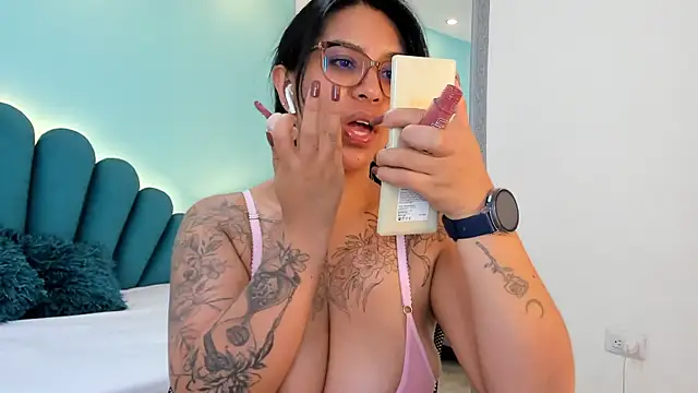 sharlott18 Live XXX-Chat