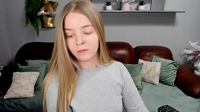 Онлайн чат XXX SirenaDoll