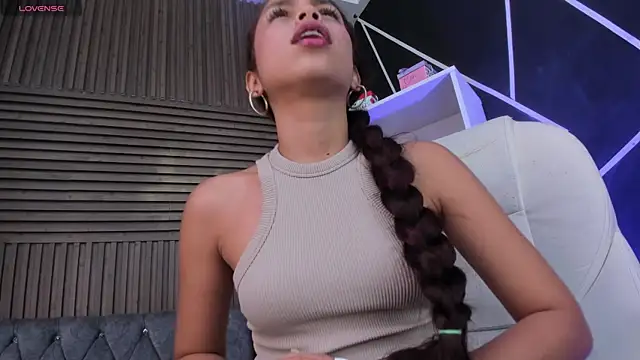 Pokazy przed kamerką – CarolineFyre