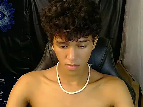 hugekenbigcock Pertunjukan Webcam