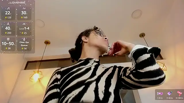 Chat +18 de Hanna_Cornee_ ao vivo