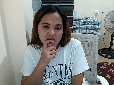 xTheLastVIRGINx live XXX chat