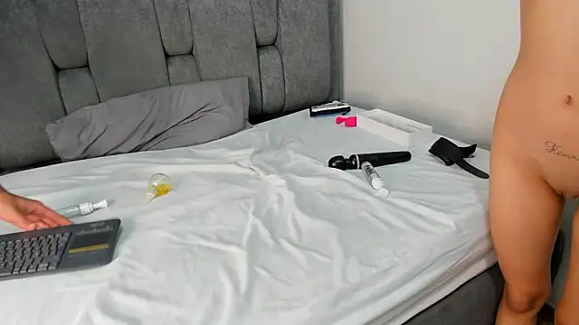 MielAndLeo: απευθείας συνομιλία ΧΧΧ