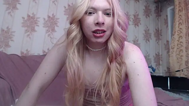 Cutie_Bambi Show in webcam