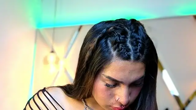 MeelFox live XXX chat