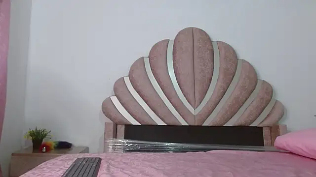 Chat +18 de bella_fox723 ao vivo